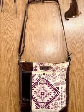 SixTease Artisan Patterned Crossbody Bag